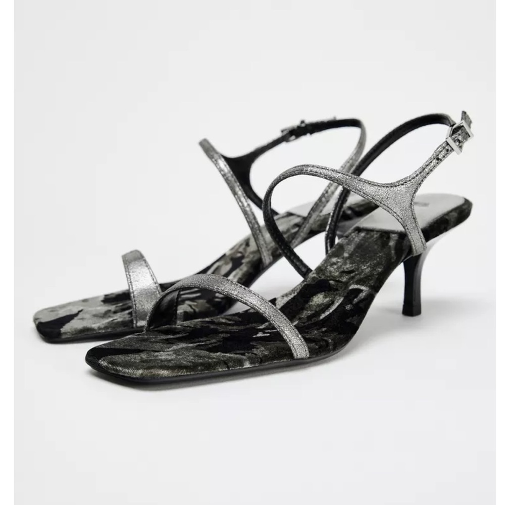 HIGH HEELED VELVET DRAWING SANDALS